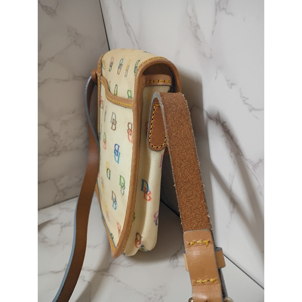 DOONEY & BOURKE Cream Mini Flap Crossbody Handbag -EUC - Picture 4 of 7